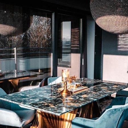 Luxury Family Apartment With Private Parking And Forest View Temesvár Kültér fotó
