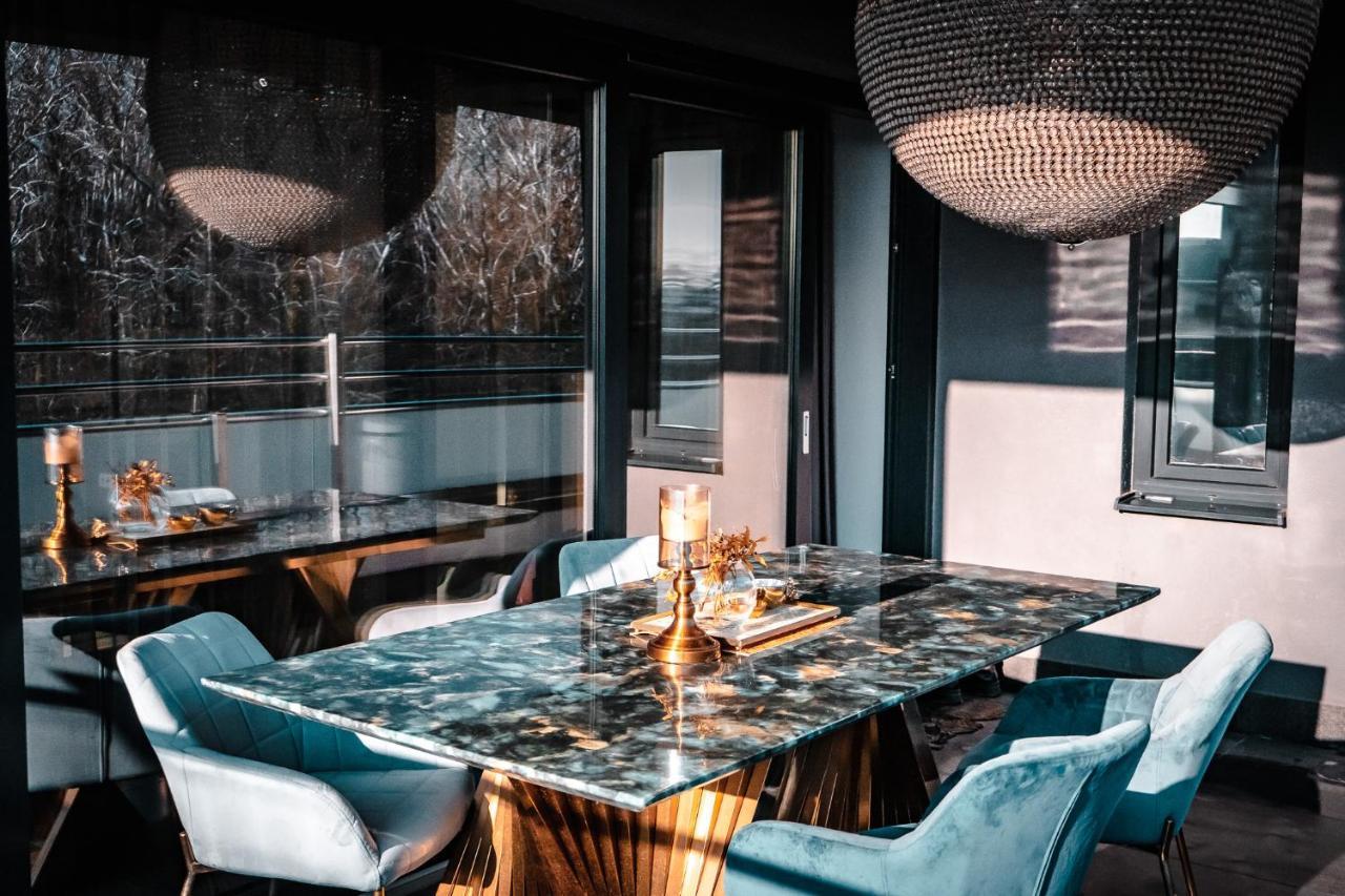 Luxury Family Apartment With Private Parking And Forest View Temesvár Kültér fotó