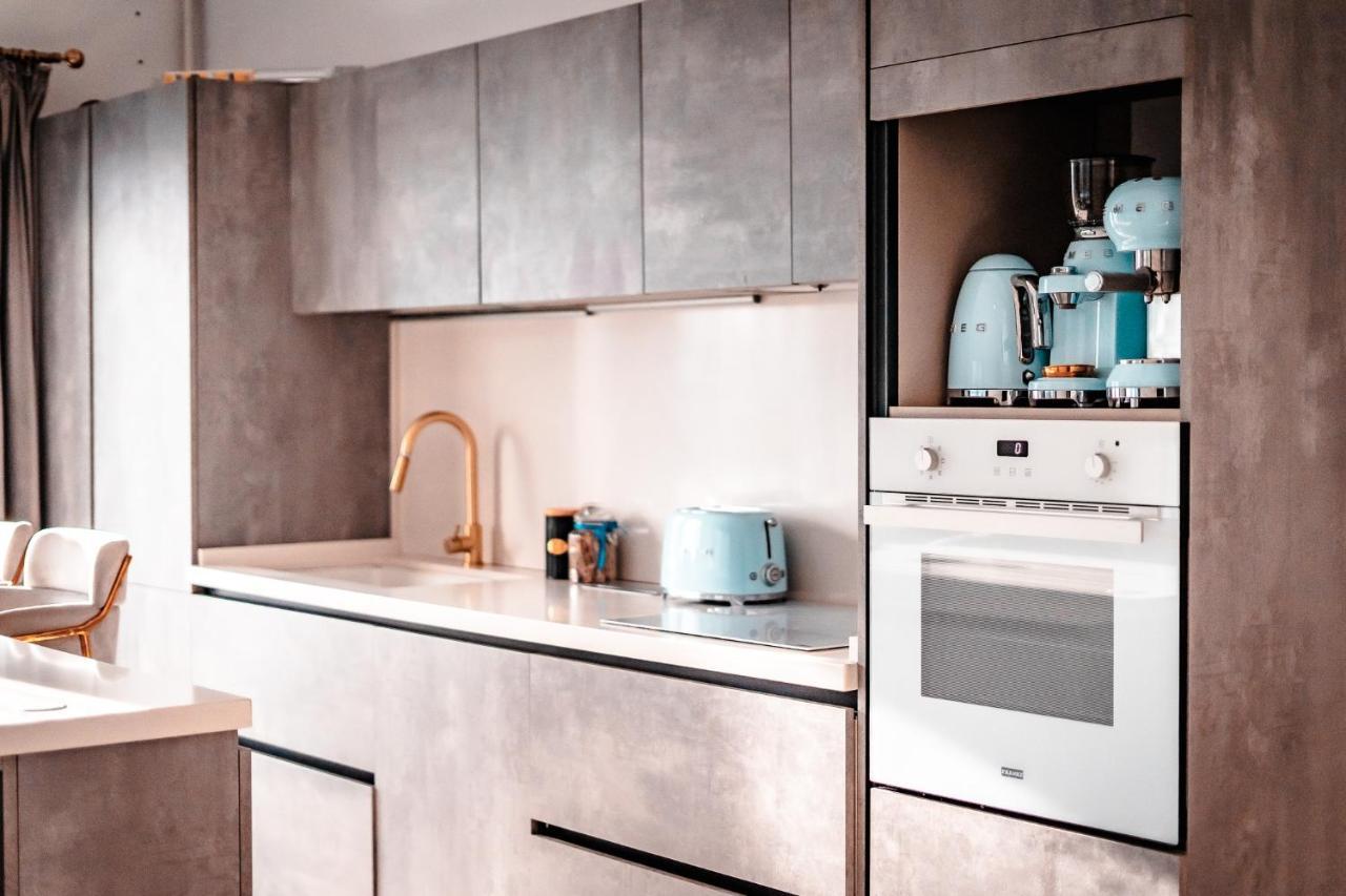 Luxury Family Apartment With Private Parking And Forest View Temesvár Kültér fotó
