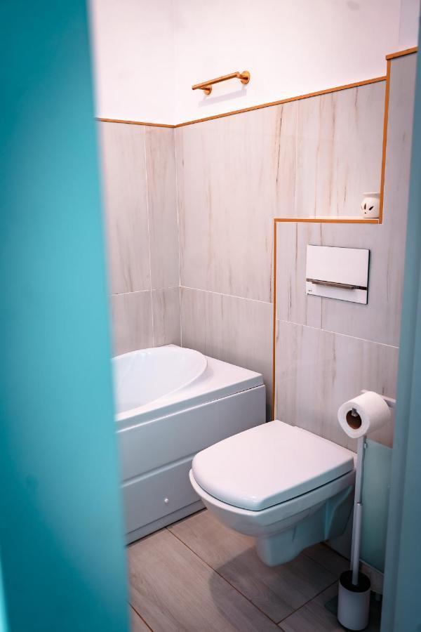 Luxury Family Apartment With Private Parking And Forest View Temesvár Kültér fotó