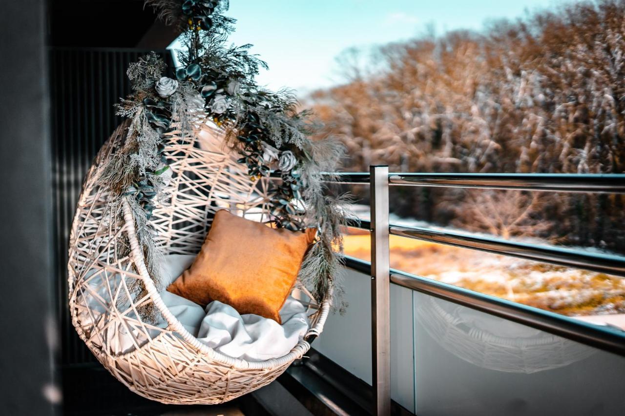 Luxury Family Apartment With Private Parking And Forest View Temesvár Kültér fotó